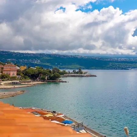 Tena -2nd Row To The Sea- * Opatija