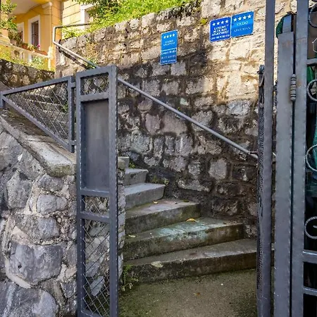 Tena -2nd Row To The Sea- Opatija