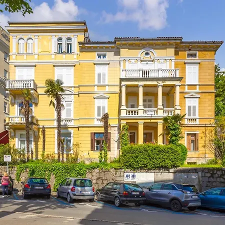 Apartment Tena -2nd Row To The Sea- Opatija