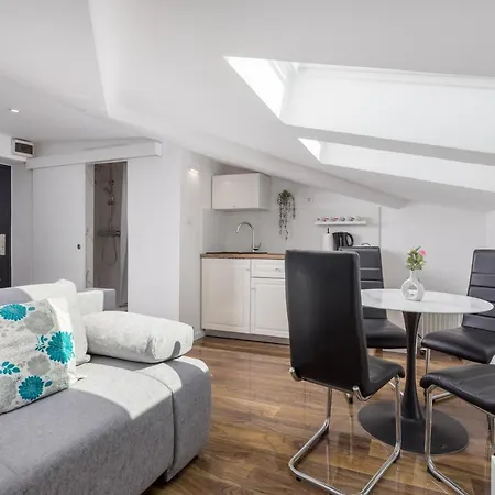 Apartment Tena -2nd Row To The Sea- *